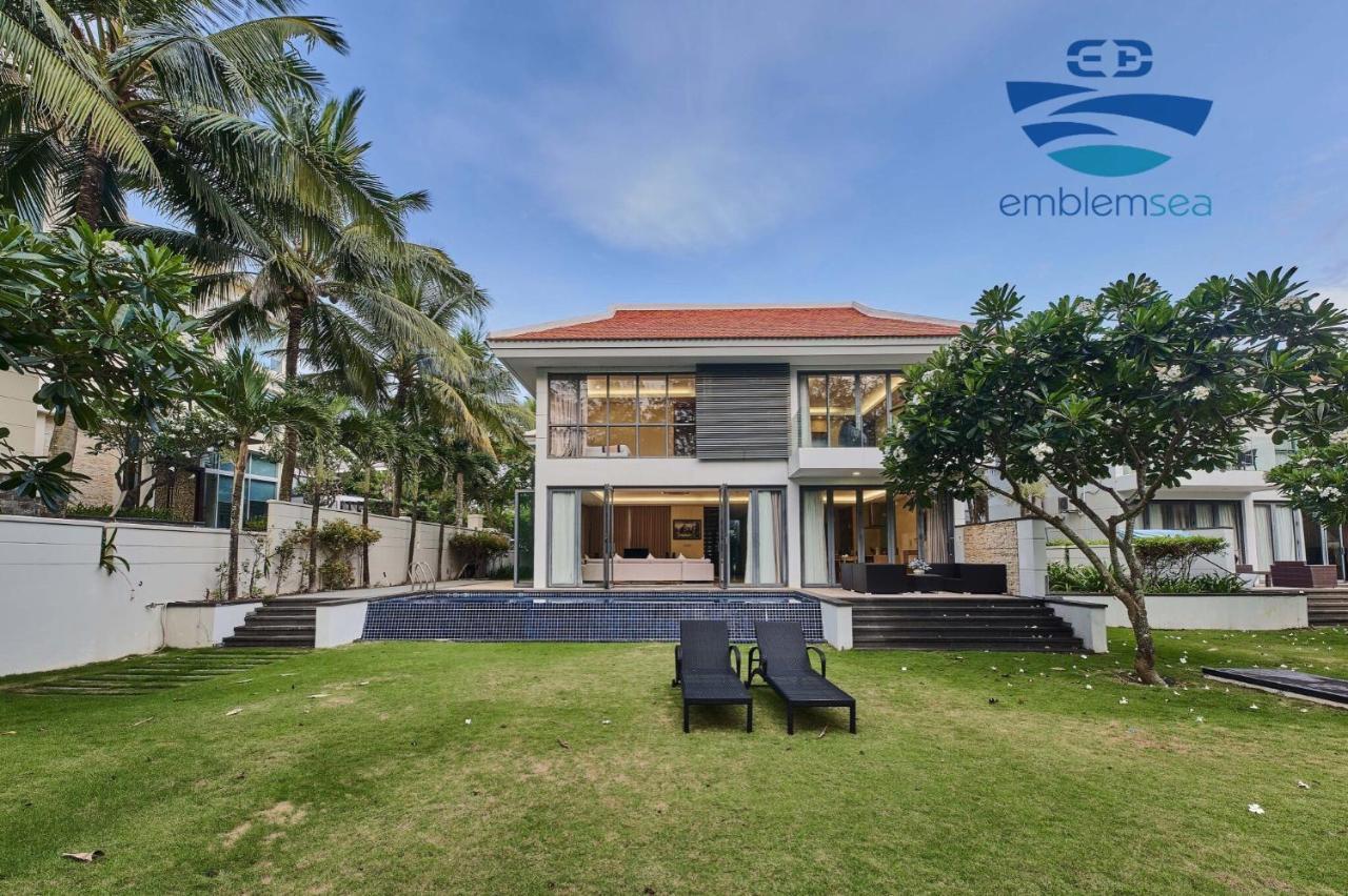Emblem Sea 4 Bedroom Villas Danang Exterior photo