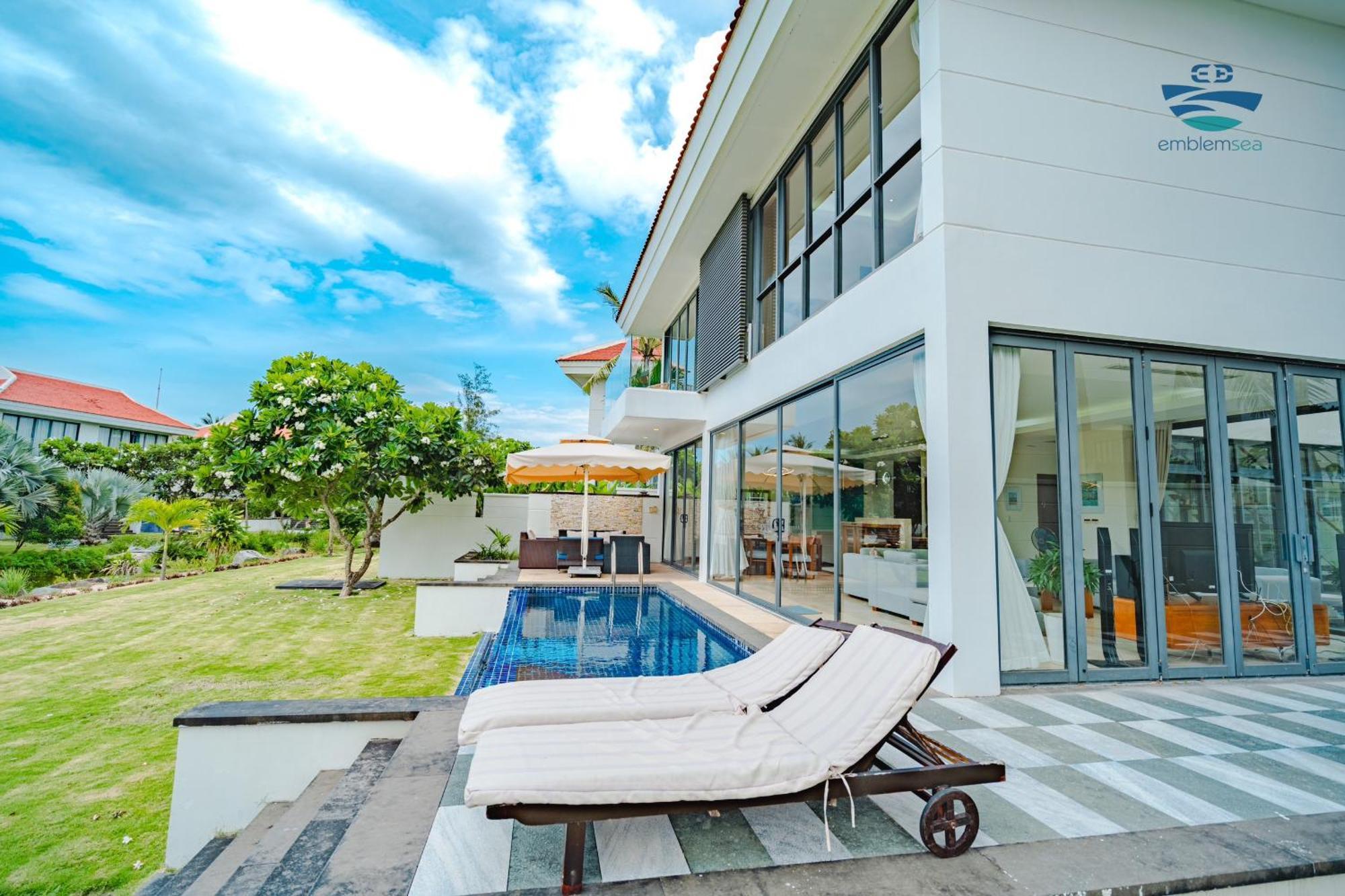 Emblem Sea 4 Bedroom Villas Danang Exterior photo