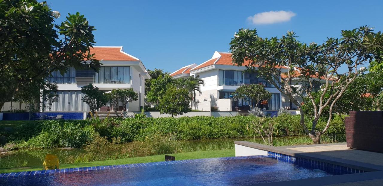 Emblem Sea 4 Bedroom Villas Danang Exterior photo